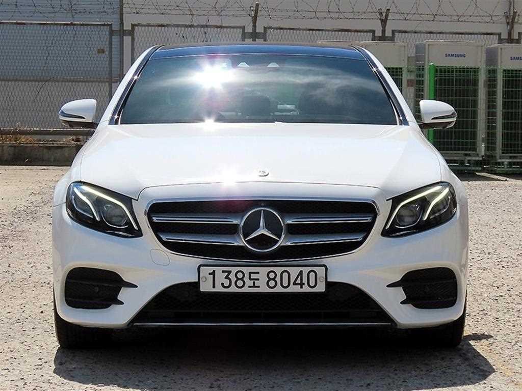 벤츠 E 클래스 E350 4MATIC AMG LINE 사진
