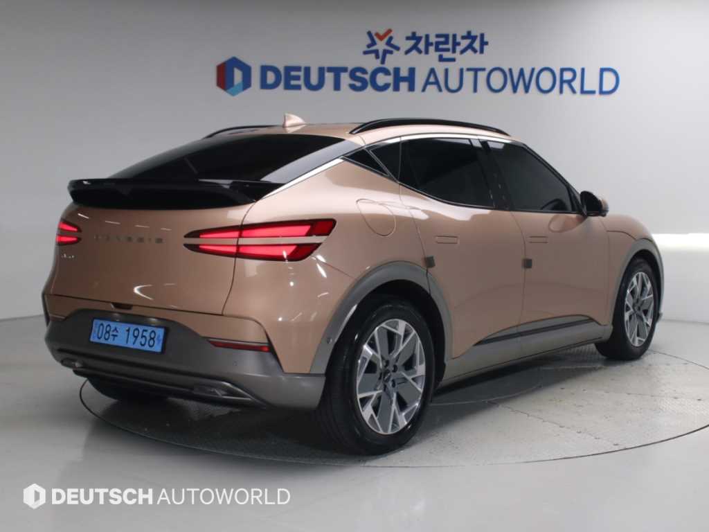 제네시스 GV60 스탠다드 2WD 사진 2/20