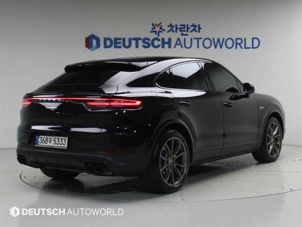 포르쉐 카이엔 3.0 E-하이브리드 쿠페 사진 2/20