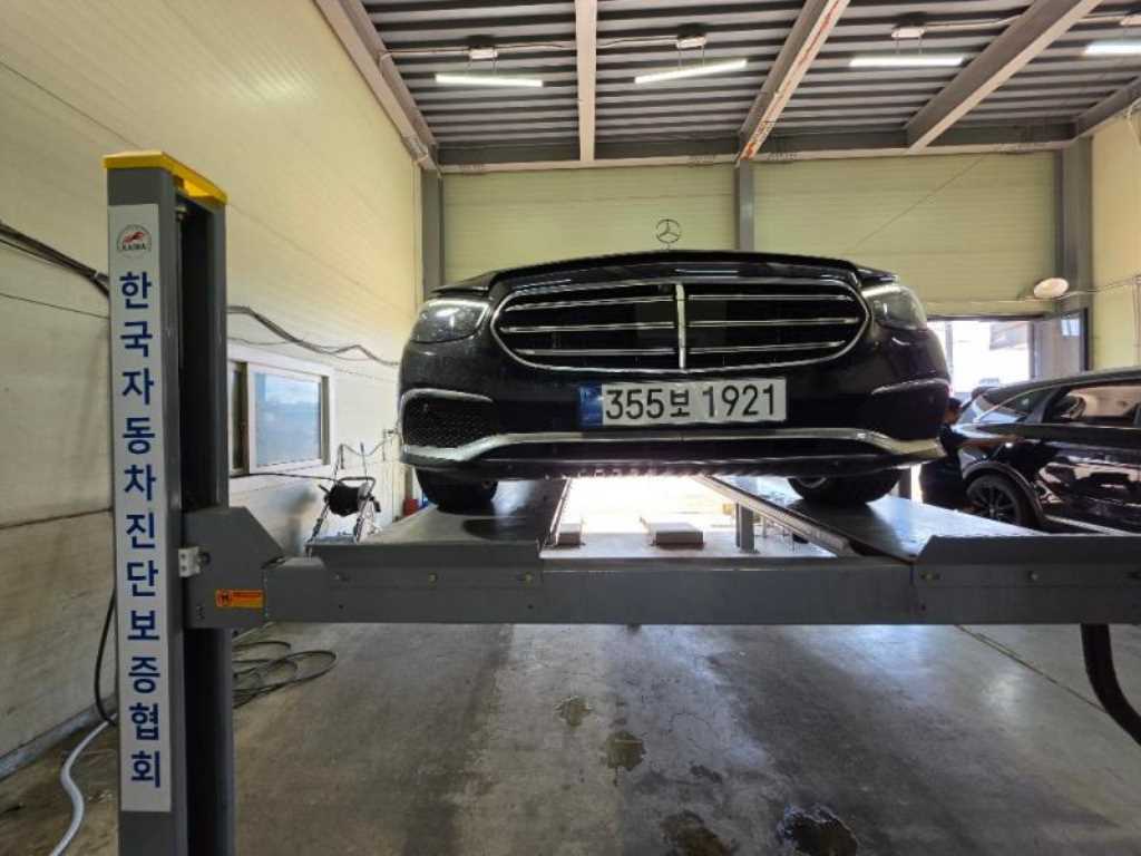 E-클래스 W213 E300e 4MATIC 익스클루시브 2023년식