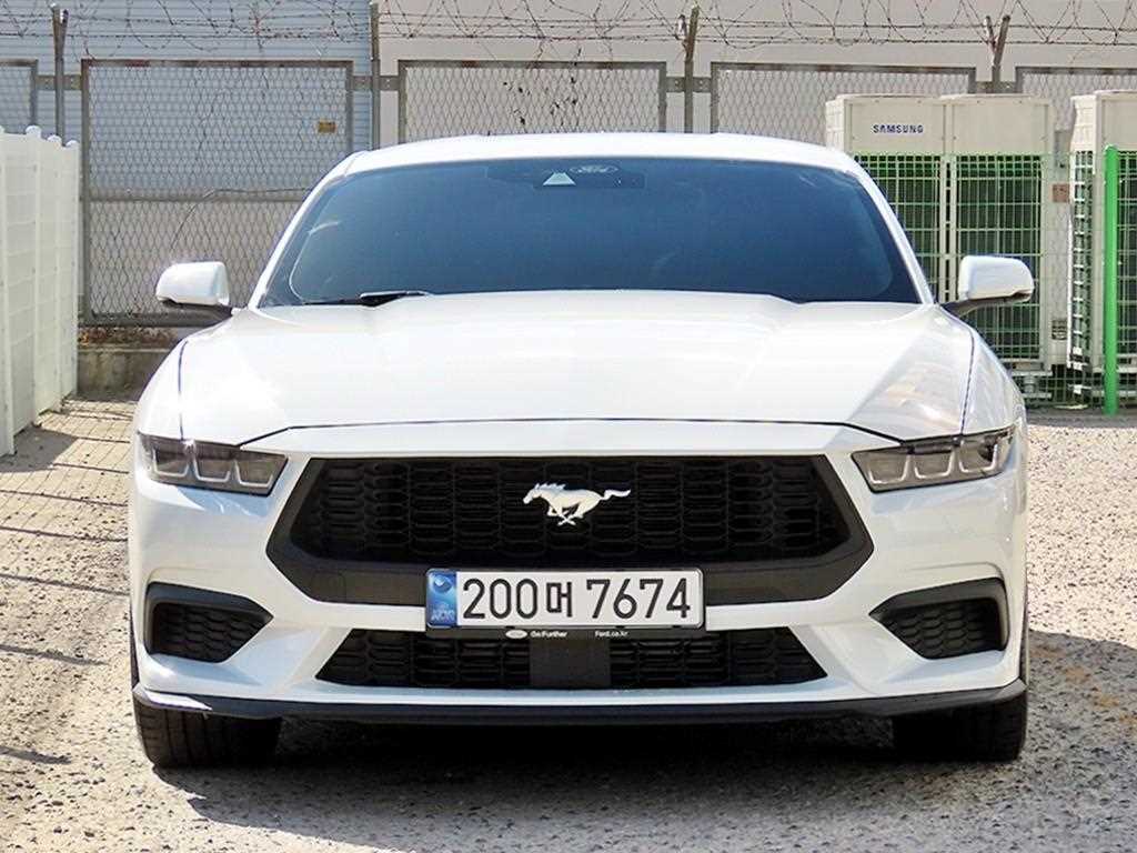 포드 머스탱 2.3 에코부스트 프리미엄 쿠페 사진 2/19