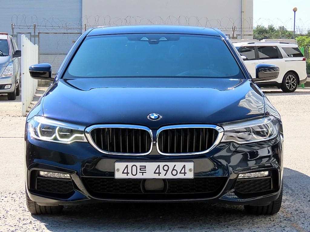 BMW 5시리즈 520d M 스포츠 플러스 사진