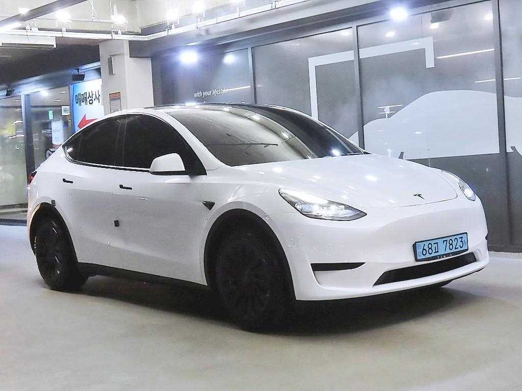 모델 Y RWD 2023년식