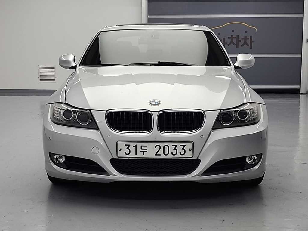 BMW 3시리즈 320i 세단 사진 2/20