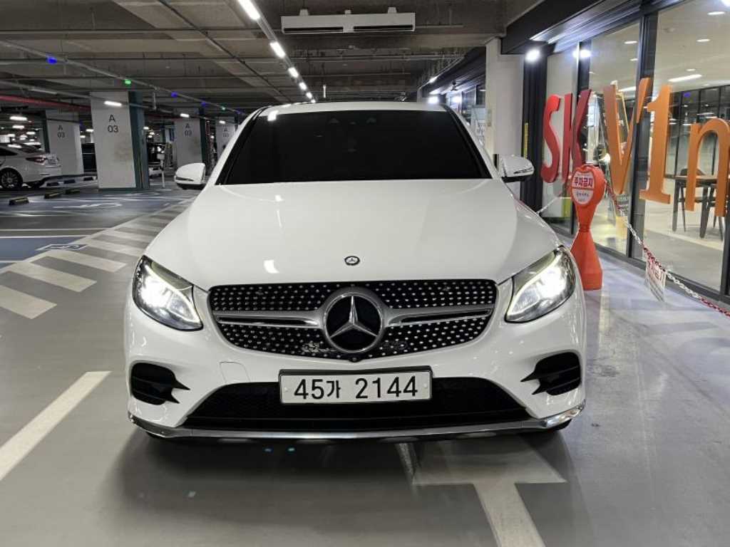 벤츠 GLC 클래스 GLC 220 d 4MATIC 프리미엄 쿠페 사진 2/19