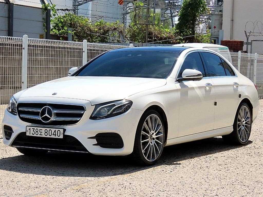 벤츠 E 클래스 E350 4MATIC AMG LINE 사진 2/20