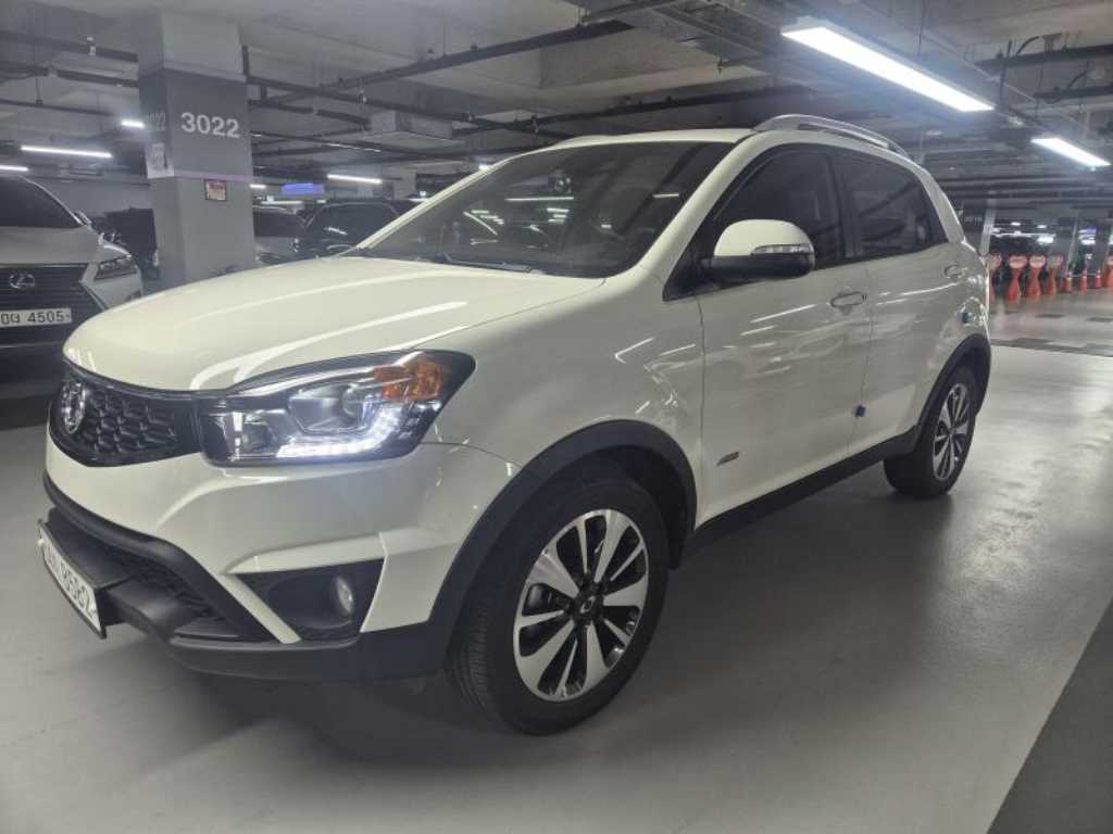 KGM 코란도 4WD 2.0 어드벤처 사진 2/14