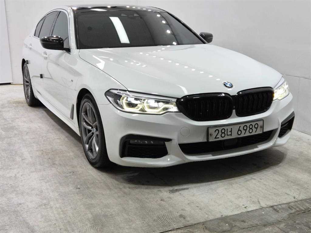 BMW 5시리즈 520d xDrive M 스포츠 플러스 사진 2/20
