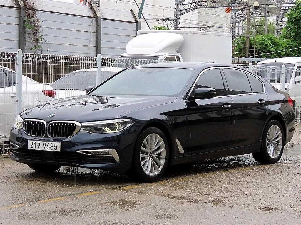 BMW 5시리즈 520d M 스포츠 플러스 사진 2/20