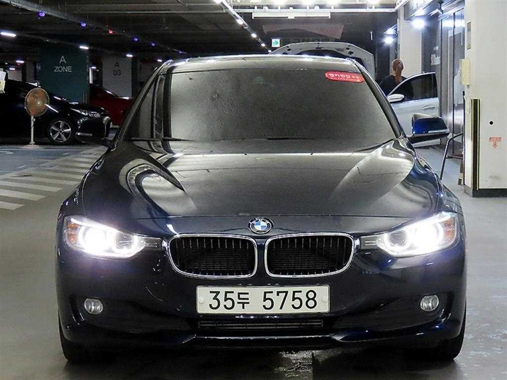 BMW 3시리즈 320d xDrive 사진 2/20