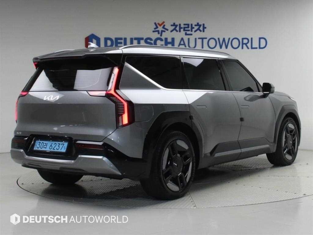 기아 EV9 롱레인지 4WD 어스 사진 2/20