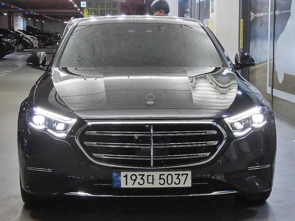 벤츠 E 클래스 E300 4MATIC 익스클루시브 사진 2/20
