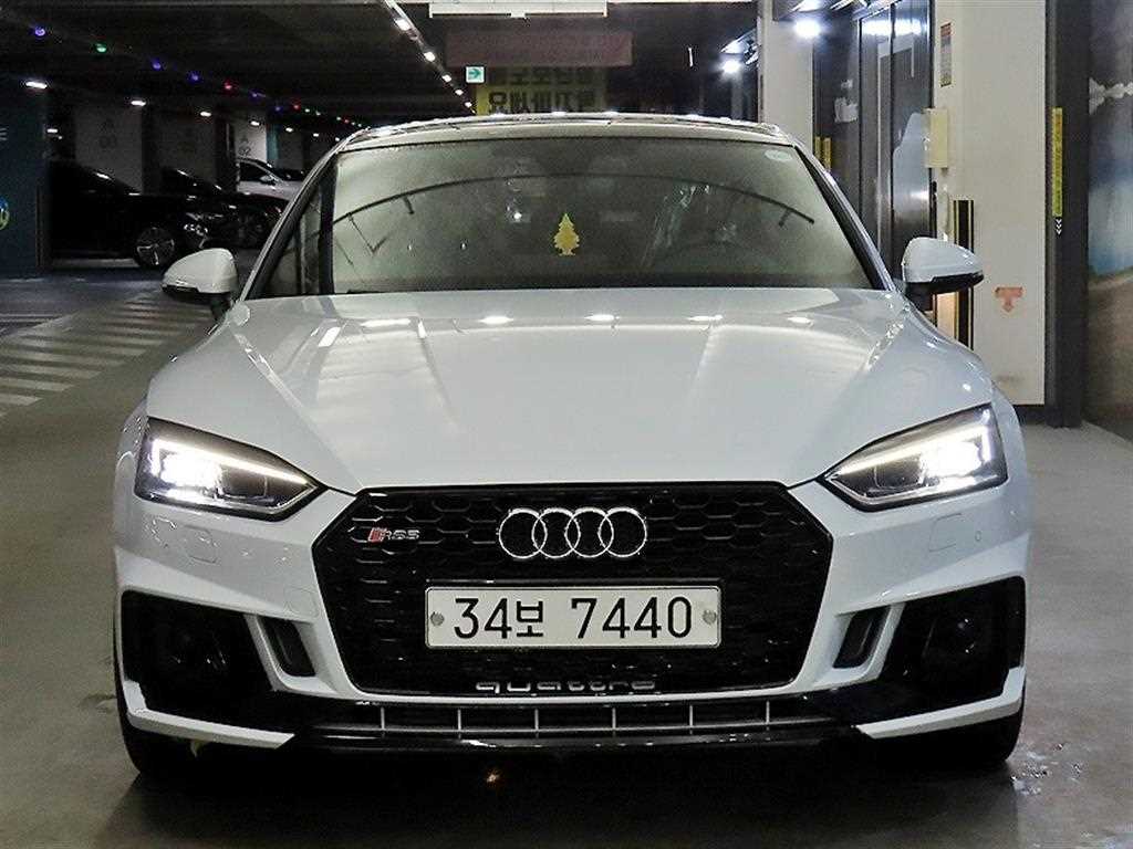 아우디 A5 45 TFSI 콰트로 프리미엄 스포트백 사진 2/20