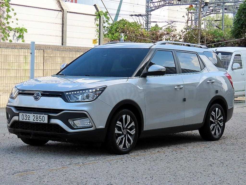 KGM 티볼리 2WD 가솔린 1.6 IX 사진 2/20
