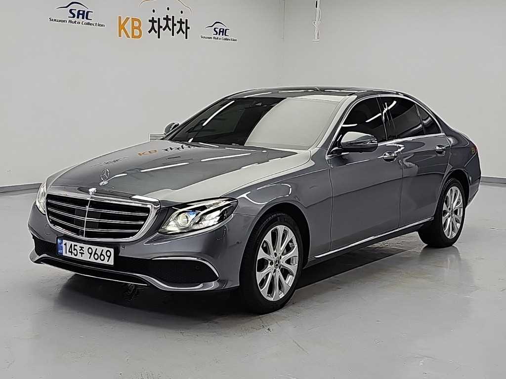 벤츠 E 클래스 E300 4MATIC 익스클루시브 사진