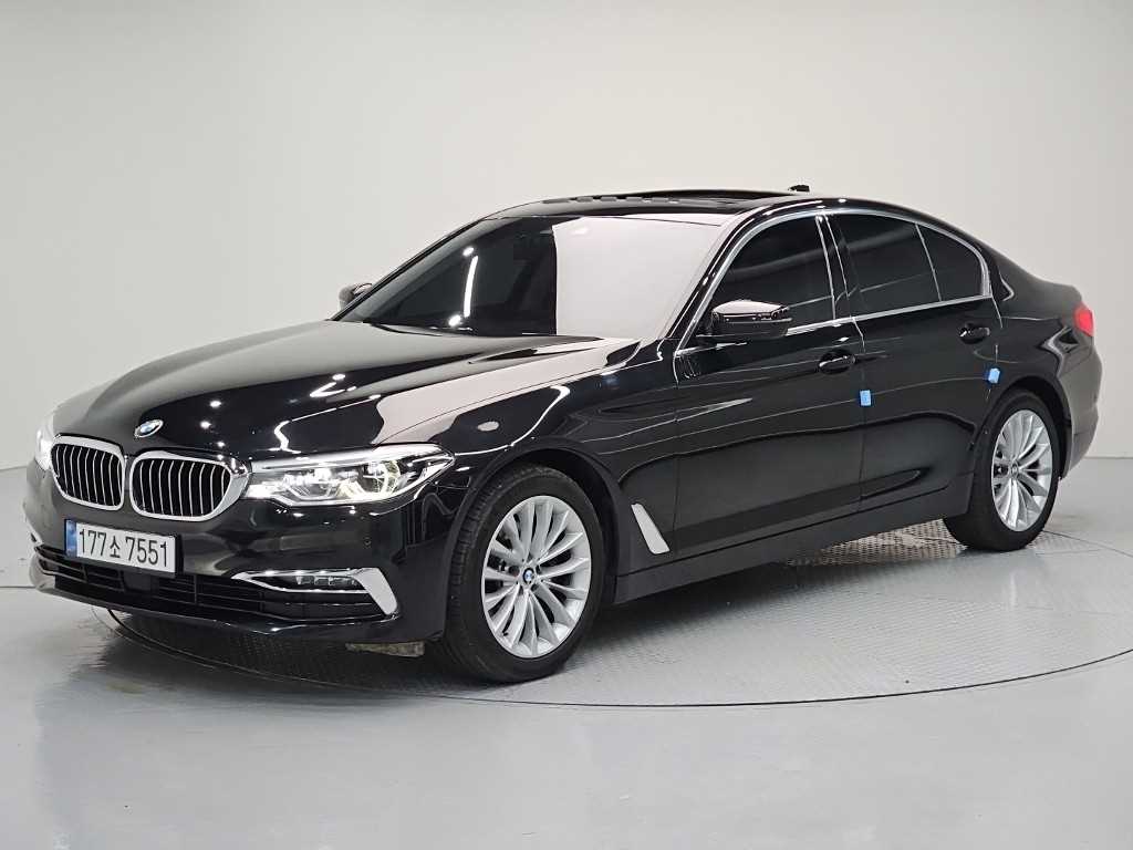 BMW 5시리즈 520d 럭셔리 플러스 사진 2/19