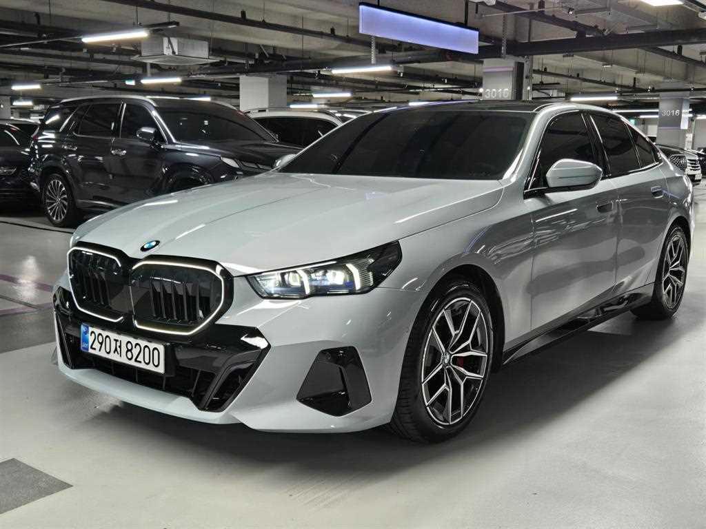 BMW 5시리즈 520i 스페셜 에디션 사진 2/17