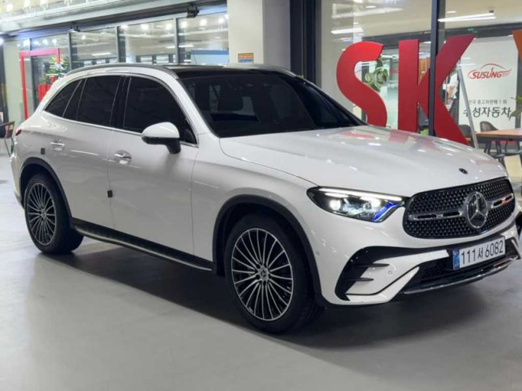 벤츠 GLC 클래스 GLC300 4MATIC AMG 라인 사진 2/20