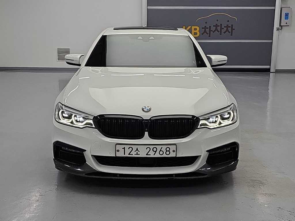 BMW 5시리즈 530i M 스포츠 플러스 사진 2/19
