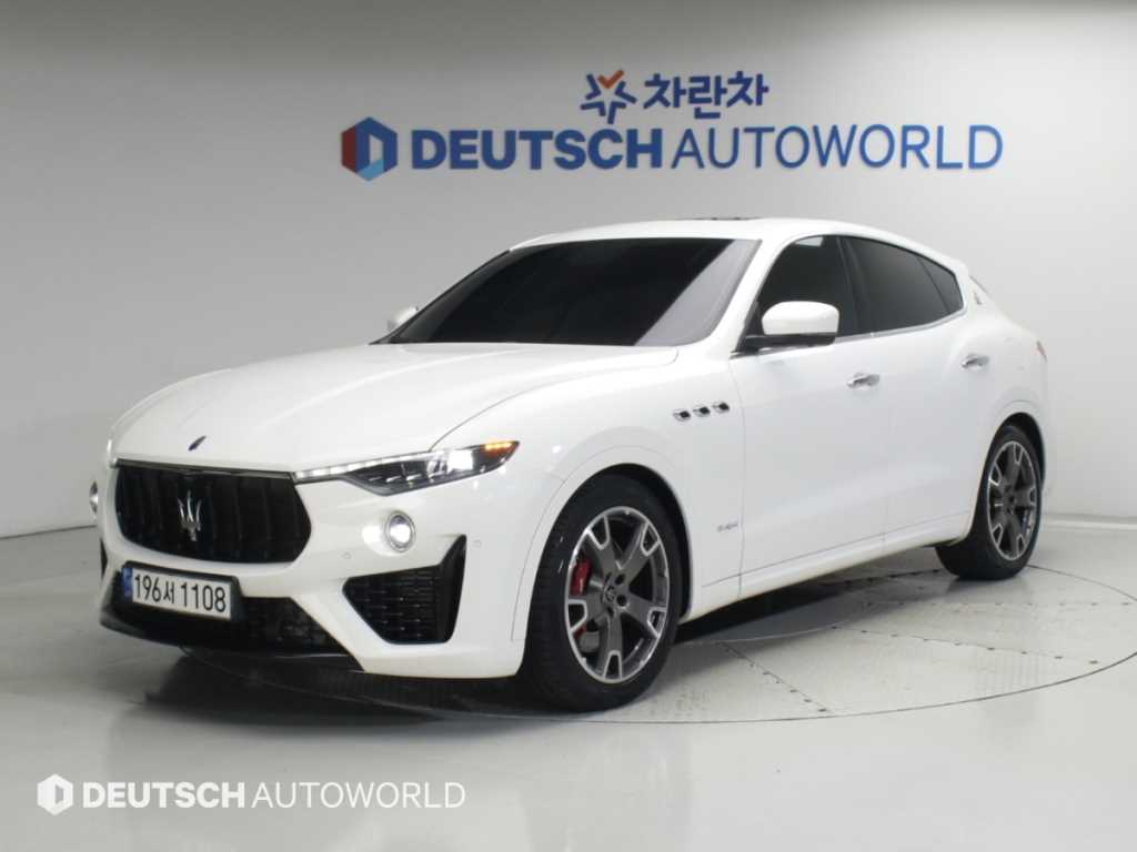 마세라티 르반떼 3.0 AWD 프리미엄 사진