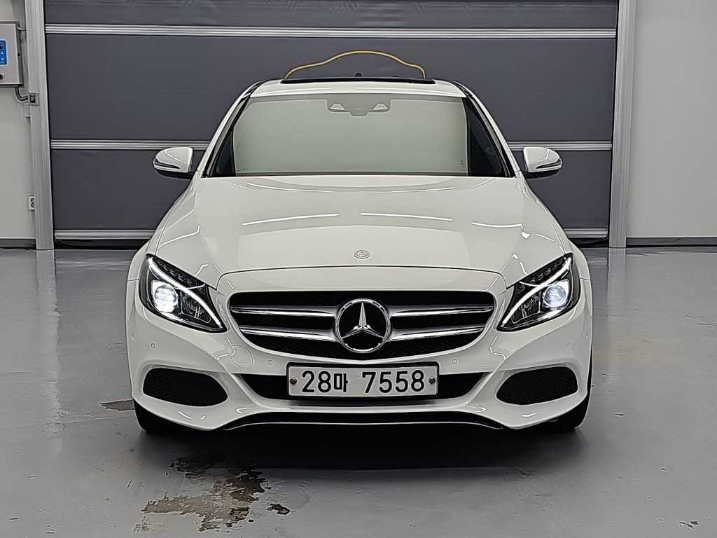 벤츠 C 클래스 C220 d 4MATIC 사진 2/18