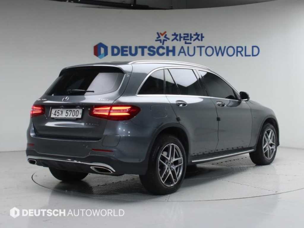 벤츠 GLC 클래스 GLC 350 e 4MATIC AMG LINE 사진 2/20