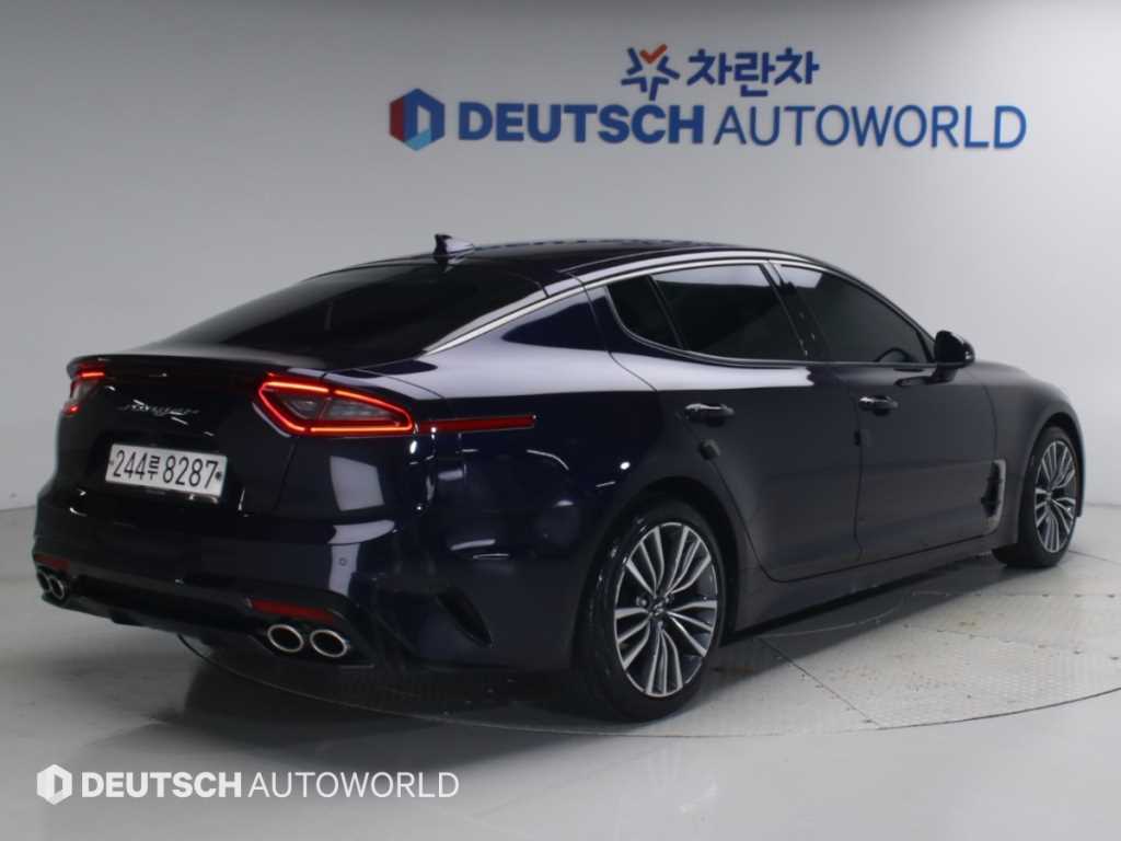 기아 스팅어 가솔린 2.0 터보 2WD 플래티넘 사진 2/20
