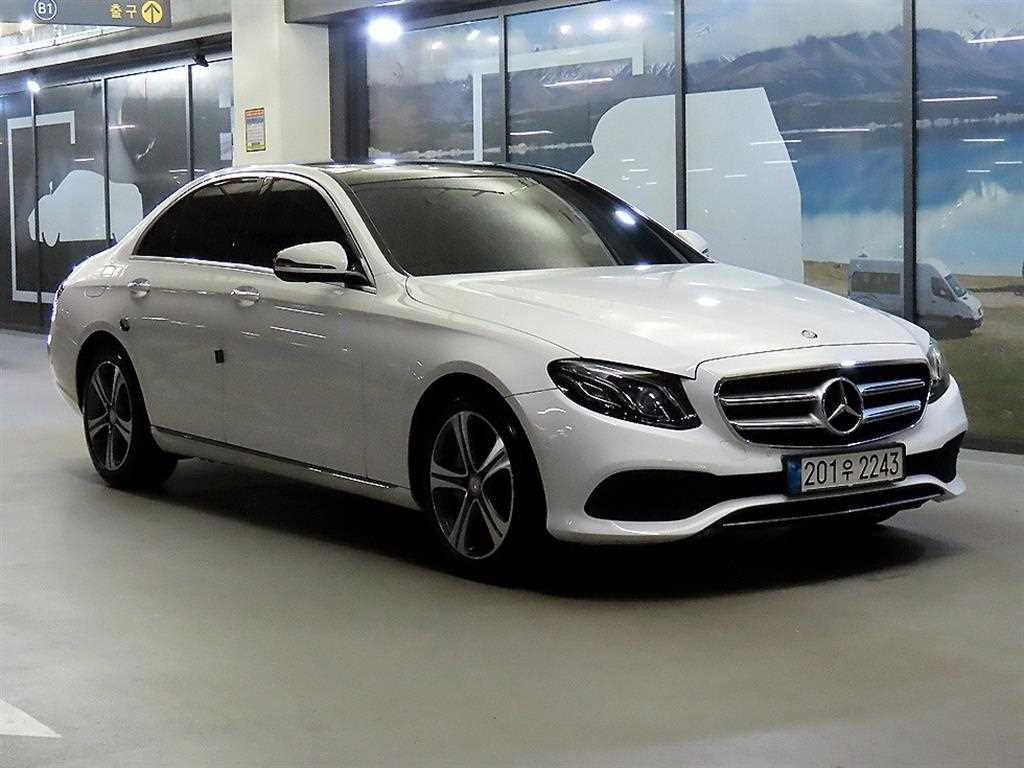 E-클래스 W213 E300 4MATIC 아방가르드 2017년식