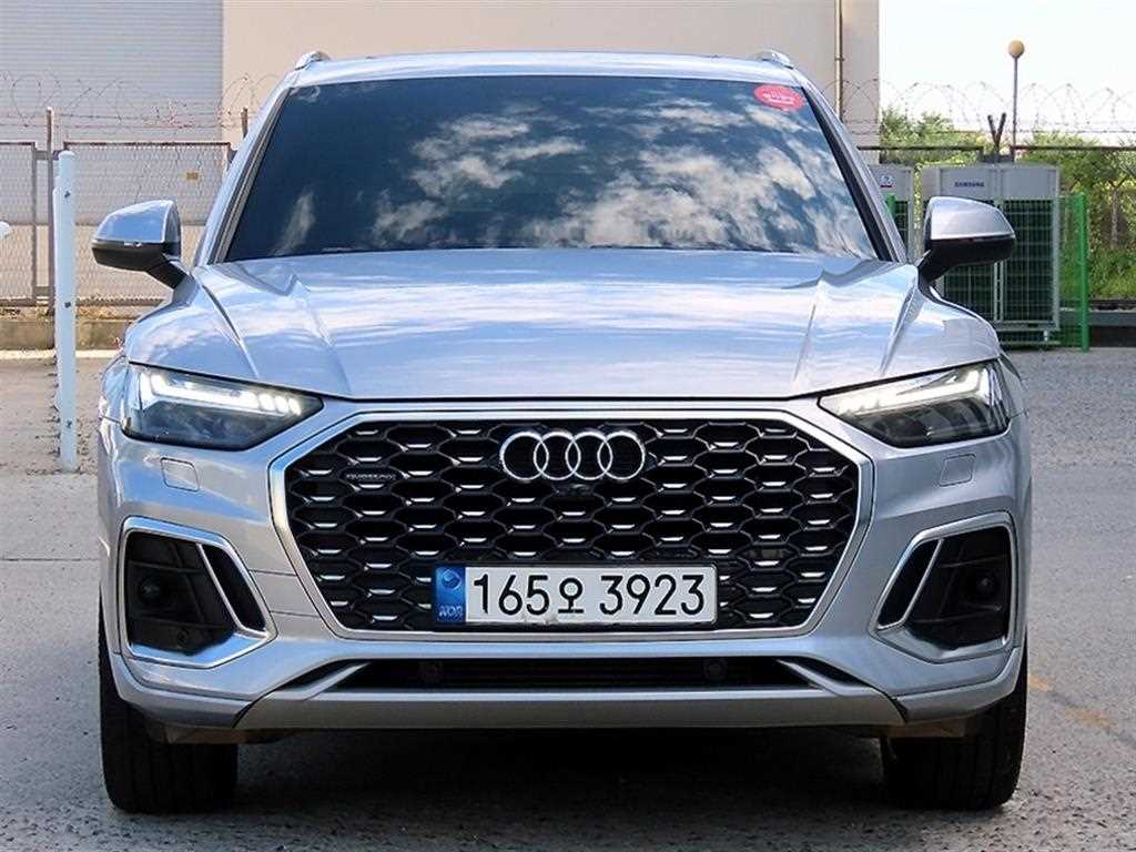 아우디 Q5 45 TFSI 콰트로 프리미엄 스포트백 사진