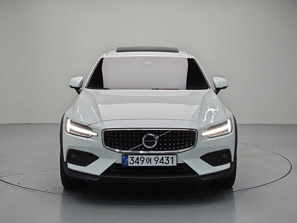 볼보 V60 2.0 B5 AWD 사진 2/19
