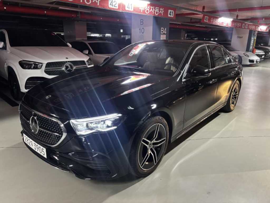 벤츠 E 클래스 E300 4MATIC 익스클루시브 사진 2/14