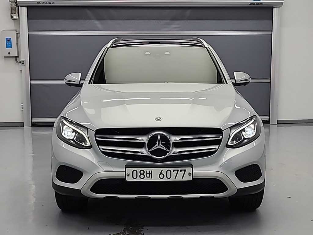 벤츠 GLC 클래스 GLC 350 e 4MATIC 프리미엄 사진 2/18