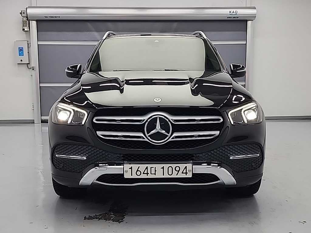 벤츠 GLE 클래스 GLE 300d 4MATIC 사진 2/19