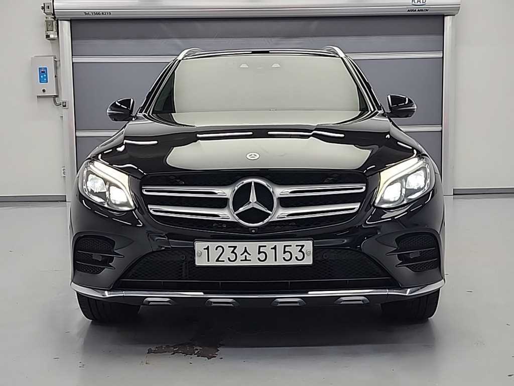 벤츠 GLC 클래스 GLC 300 4MATIC AMG LINE 사진 2/19