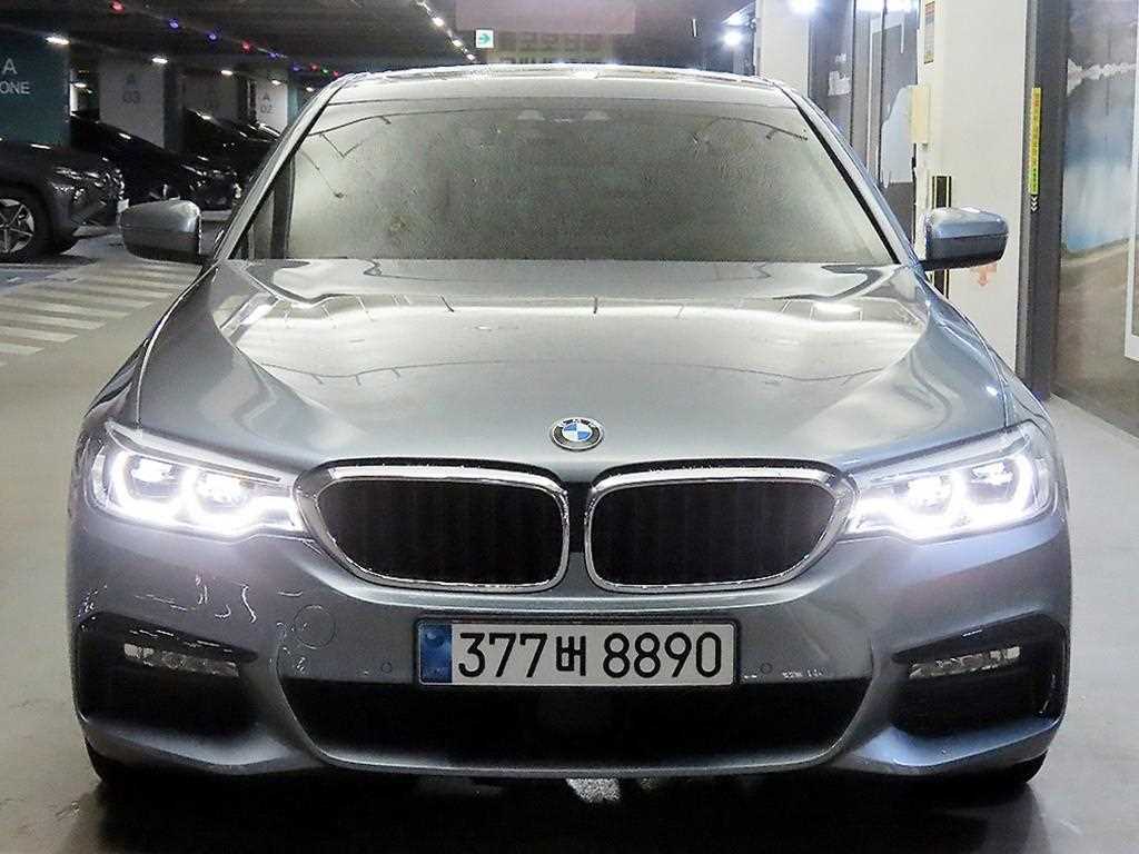 BMW 5시리즈 530i xDrive M 스포츠 사진 2/20