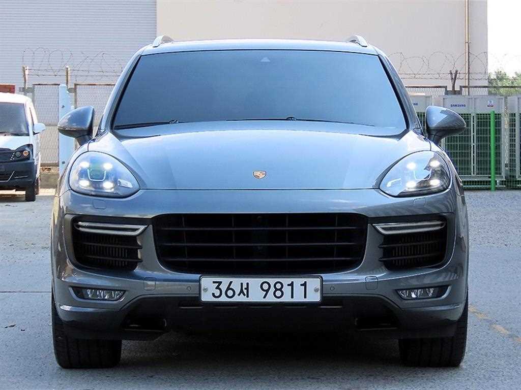 포르쉐 카이엔 3.6 GTS 사진 2/20