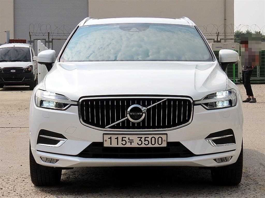 볼보 XC60 D5 AWD 인스크립션 사진