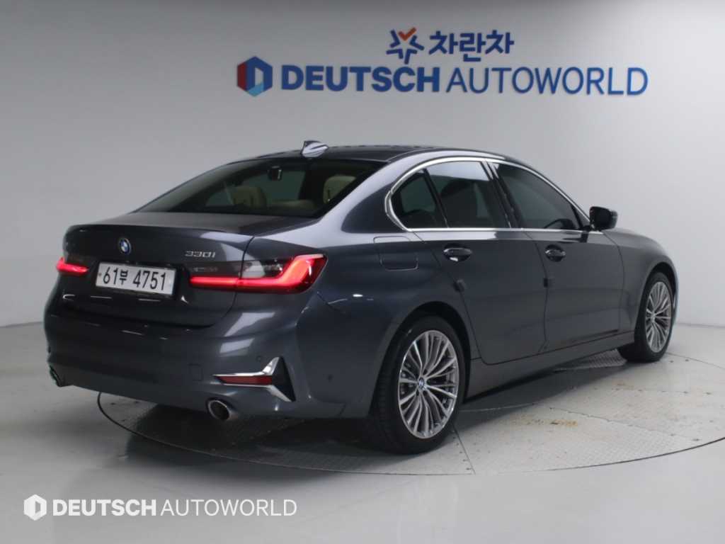 BMW 3시리즈 330i xDrive 럭셔리 사진 2/20