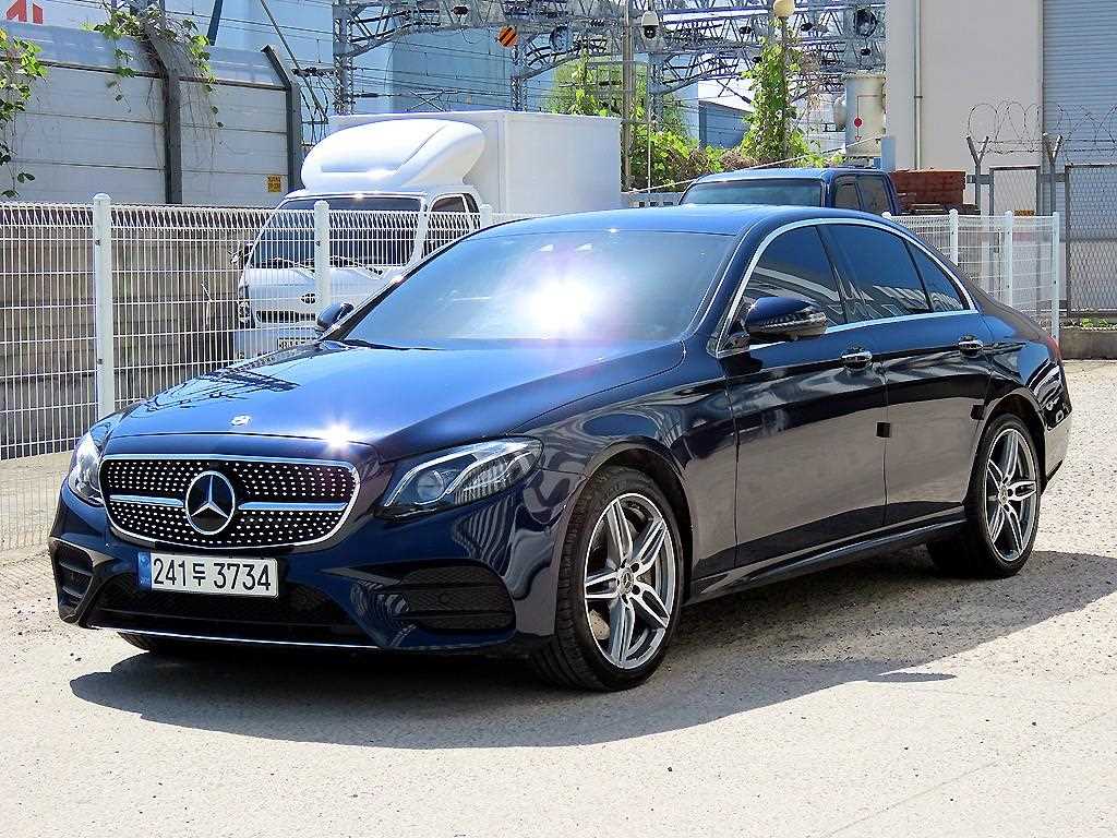 벤츠 E 클래스 E300 4MATIC 익스클루시브 사진 2/20