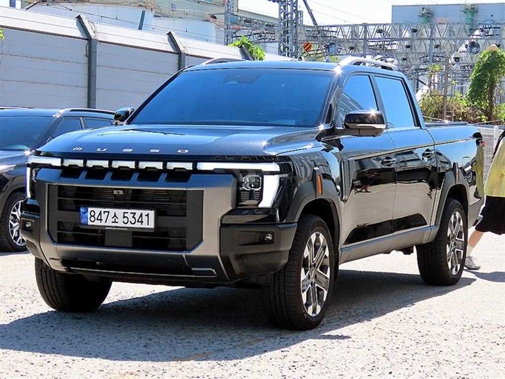 KGM 무쏘 가솔린 M9 롱 데크 4WD 사진 2/20