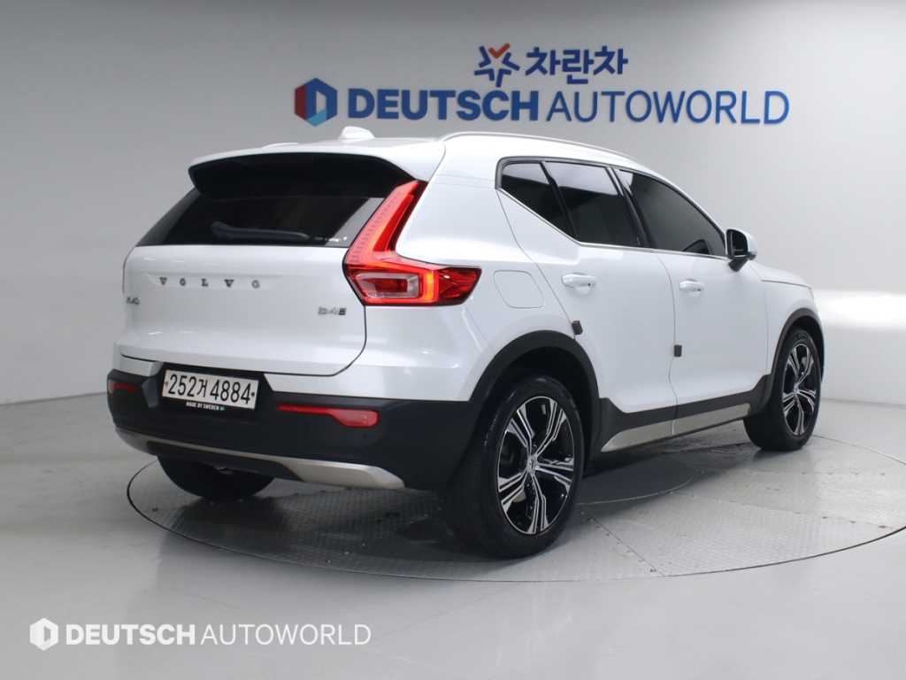 볼보 XC40 B4 AWD 인스크립션 사진 2/20