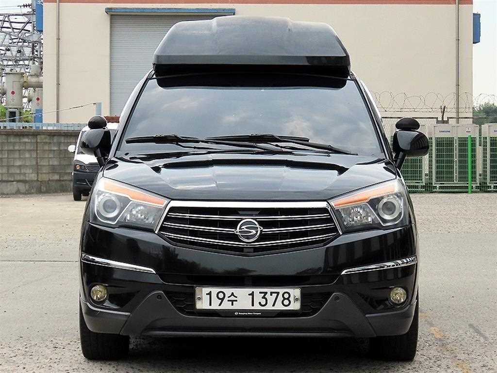 코란도투리스모 4WD 샤토 9인승 2015년식