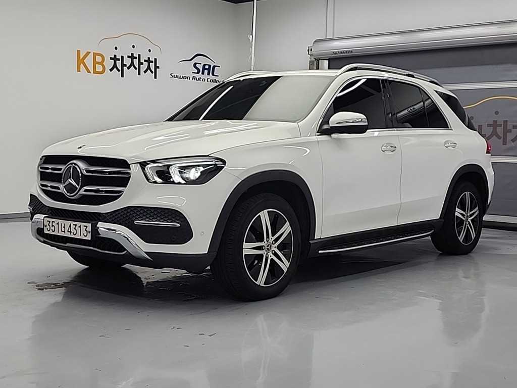 벤츠 GLE 클래스 GLE 300d 4MATIC 사진 2/19