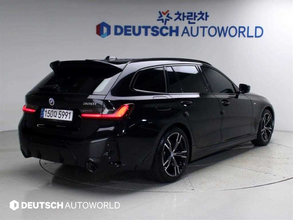 BMW 3시리즈 320i 투어링 M 스포츠 사진 2/20