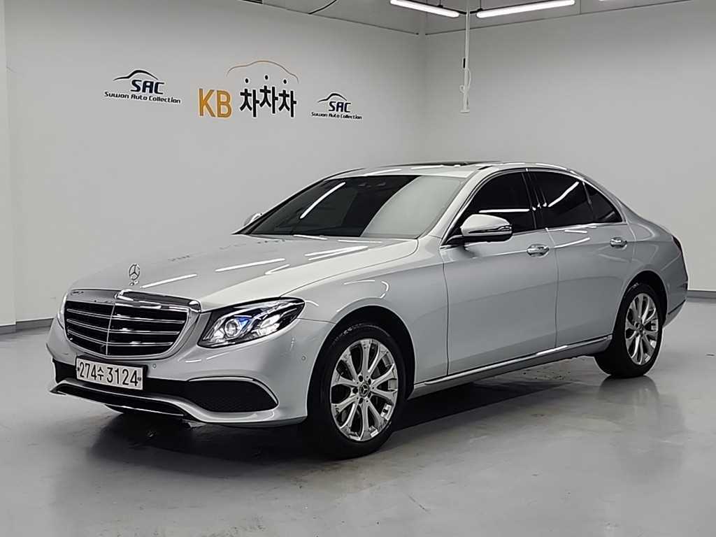 벤츠 E 클래스 E300 4MATIC 익스클루시브 사진 2/18