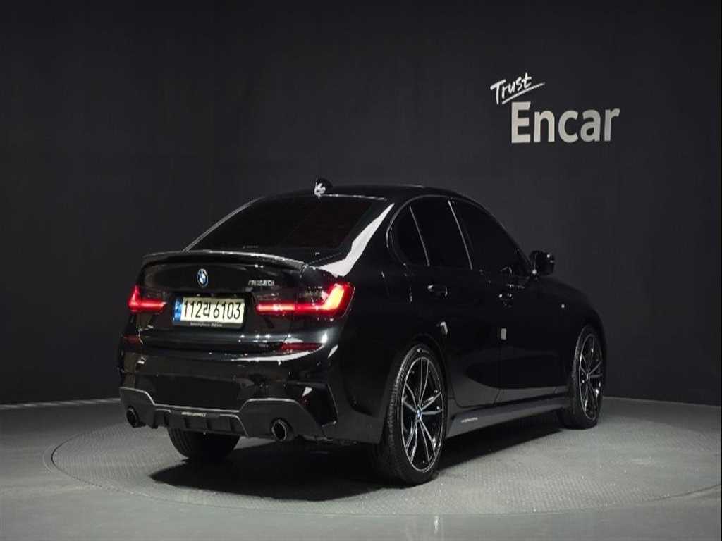 BMW 3시리즈 330i M 스포츠 사진