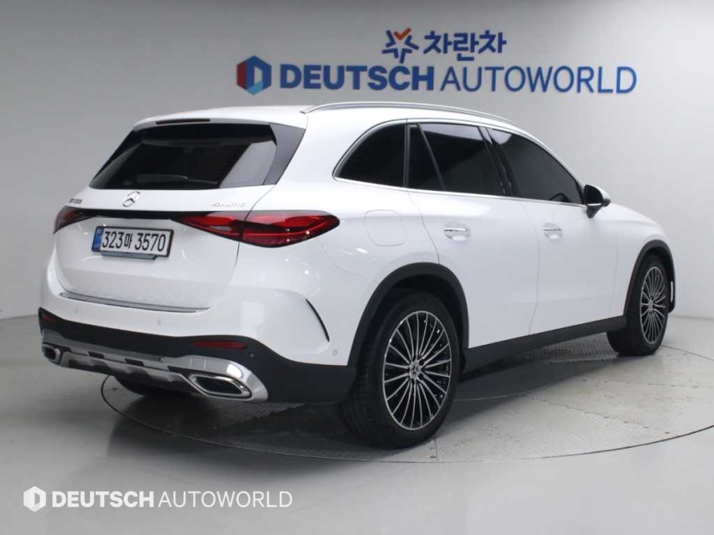벤츠 GLC 클래스 GLC300 4MATIC AMG 라인 사진 2/20