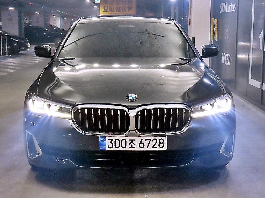 BMW 5시리즈 520i M 스포츠 사진 2/20