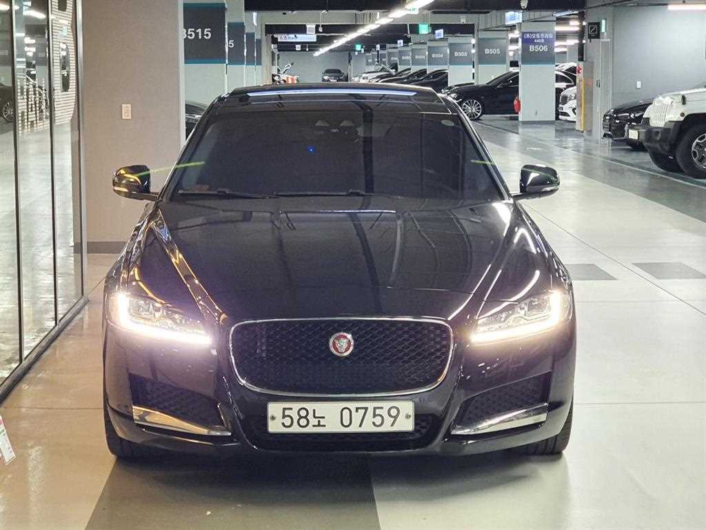 재규어 XF 2.5T 프레스티지 사진