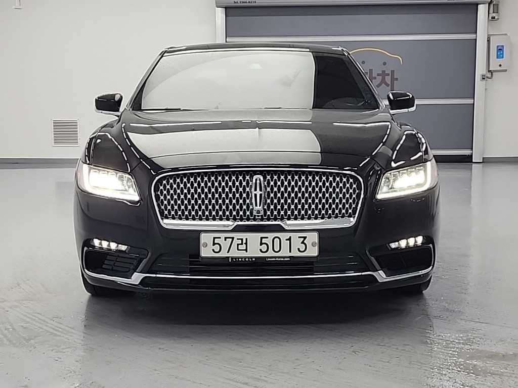 링컨 컨티넨탈 3.0 AWD 프레지덴셜 사진 2/19